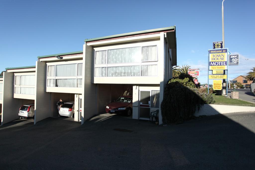 Townhouse Motel Тимару Екстериор снимка