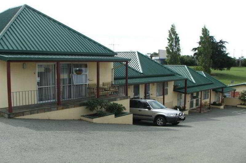 Townhouse Motel Тимару Екстериор снимка